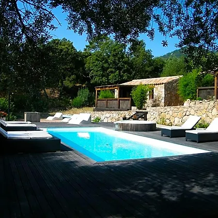 Bed & Breakfast Les Jardins De Mathieu 4*