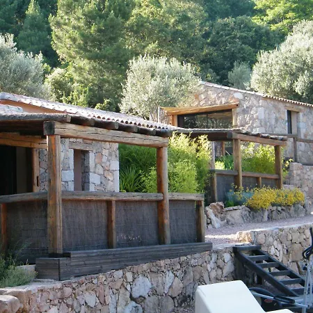 ベッド・アンド・ブレックファスト Les Jardins De Mathieu ポルトヴェッキオ